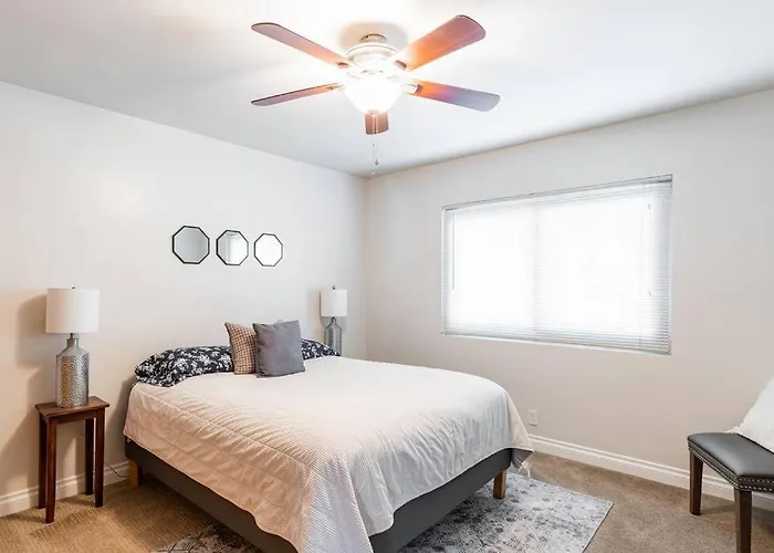 Casa Flora -2Br- Free Parking In Little Italy!