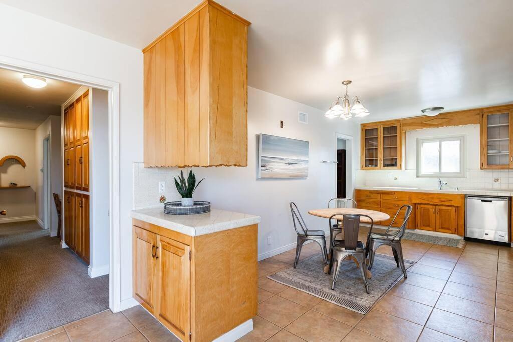 Casa Flora -2br- Free Parking In Little Italy! Apartamento